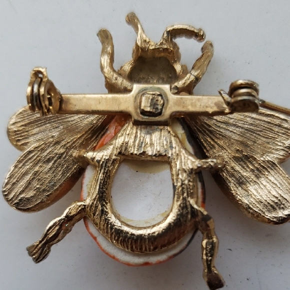 Vintage Bumble Bee Brooch Gold Tone Ceramic Orange Black Enamel 1 1/2 x 1 1/4".  - Picture 6 of 13